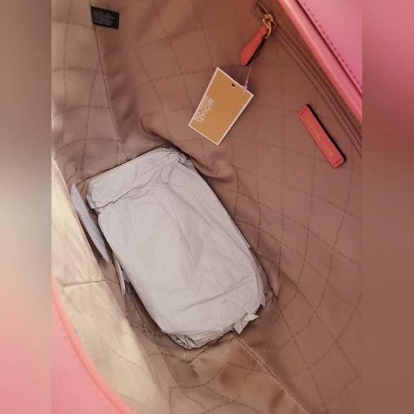 Michael Kors Kimber Purse/Tote Bag in Tea Rose - Picture 4 of 12